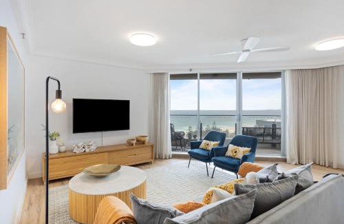 Broadbeach Apartment | Ocean's 14th - Beachfront Resort-style Living