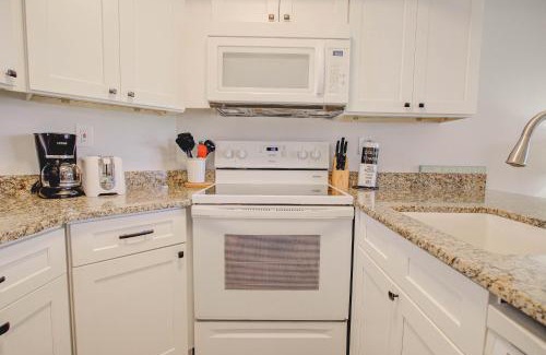 Butler Beach Apartment | Ocean Side Complex with Heated Pool B-15