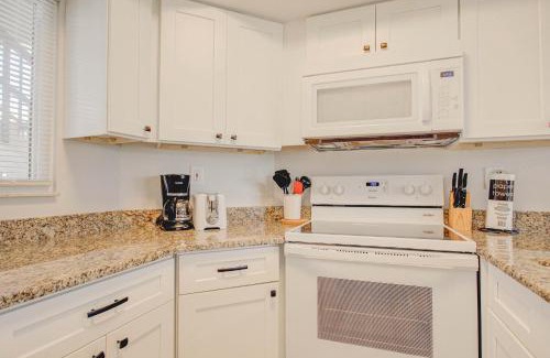 Butler Beach Apartment | Ocean Side Complex with Heated Pool B-15