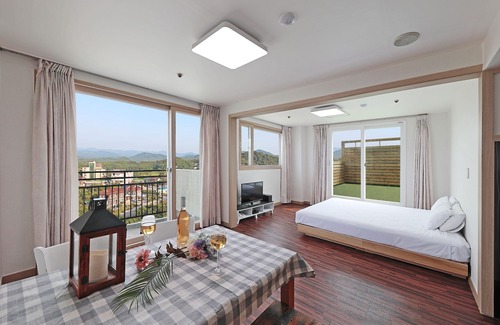 Goseong-gun Hotel | Ocean to you Resort Sokcho Seorak Beach Hotel and condo