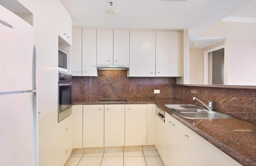 Tweed Heads House | Ocean Tower Unit 1407 - Modern apartment with great views - TWIN TOWNS RESORT