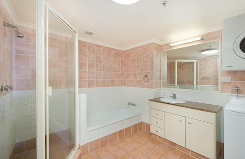 Tweed Heads House | Ocean Tower Unit 1407 - Modern apartment with great views - TWIN TOWNS RESORT