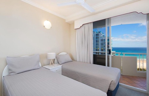 Tweed Heads House | Ocean Tower Unit 1407 - Modern apartment with great views - TWIN TOWNS RESORT