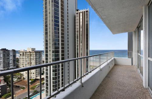 Surfers Paradise Apartment | Ocean View 2-Bed with Pool, Tennis Court & BBQ