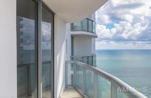Sunny Isles Beach Apartment | Ocean View 25th floor at Marenas Beach Resort by AmmosFL