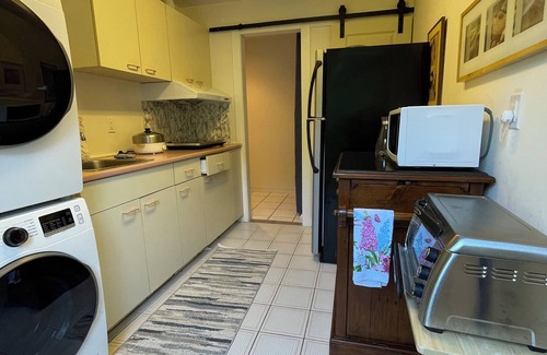 West Vancouver House | Ocean view 2Br Family Garden Suite