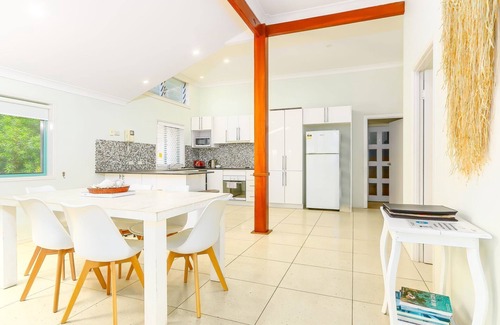 Kingscliff Apartment | Ocean View 3 BED - Spacious Coastal Haven with Stunning Ocean and Park Views
