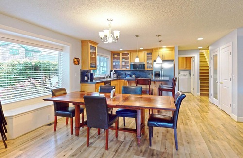 Seaside House | OCEAN VIEW: ALL HANDS ON DECK: Seaside Vacation Homes, Inc Managed