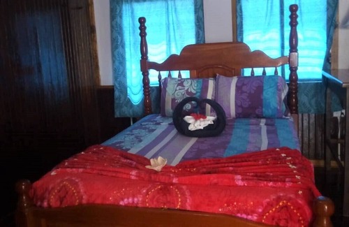 Gales Point Apartment | Ocean View Beachfront Purple Cabana 1, AC, Wi-Fi, Swm Pool Access...