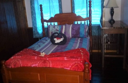 Gales Point Apartment | Ocean View Beachfront Purple Cabana 1, AC, Wi-Fi, Swm Pool Access...