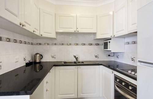 Surfers Paradise Apartment | Ocean View - Central One Bedroom Apt - Monte Carlo