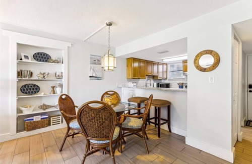 Crescent Beach Condo | Ocean View Condo Steps from Beach