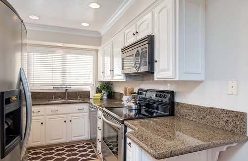 San Clemente Condo | Ocean View Condo With Community Pool and Air Conditioning!