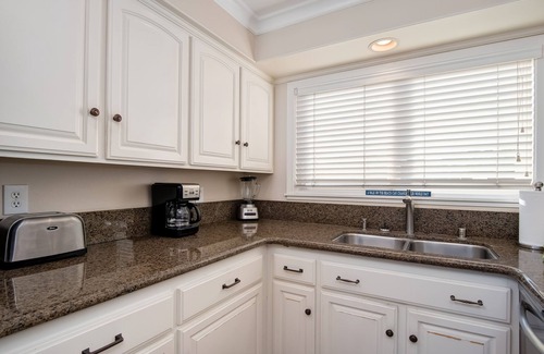 San Clemente Condo | Ocean View Condo With Community Pool and Air Conditioning!