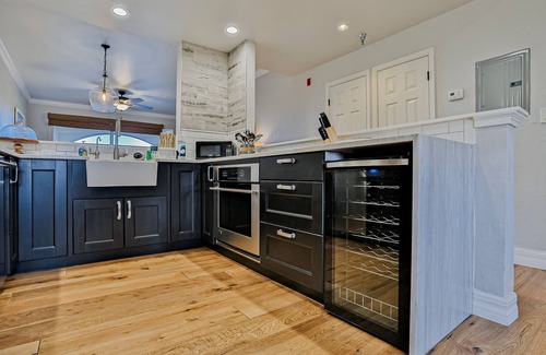 Palm Coast Condo | Ocean view condo with pool access, WiFi, & central AC - snowbirds OK