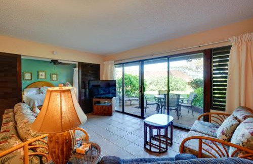 Maunaloa Apartment | Ocean-View Condo with Pool in Maunaloa!