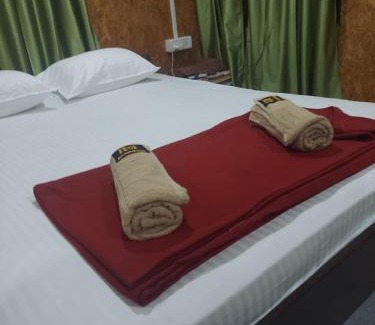 Anjuna Hotel | Ocean View Cottages