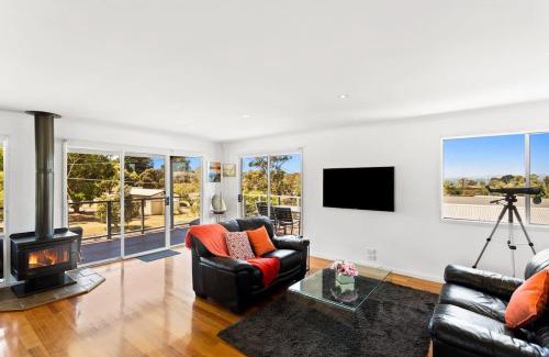 Rhyll House | Ocean View Escape w 3BR & 2BA