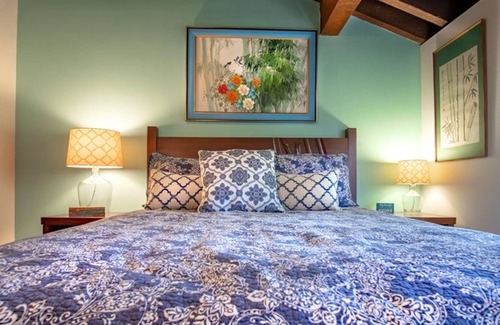 Maunaloa Condo | Ocean-view escape with pool & hot tub access