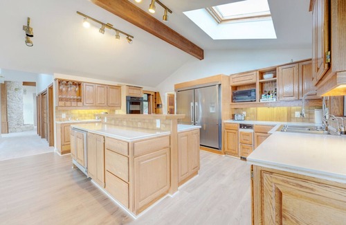 Metchosin House | Ocean-view estate surrounded by trees, perched atop Mount Matheson. Sleeps 12!
