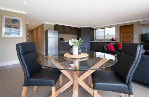 Geographe Apartment | Ocean View Executive Apartment 2