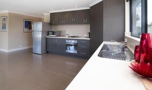 Geographe Apartment | Ocean View Executive Apartment 2