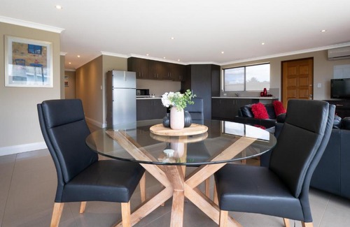 Geographe Apartment | Ocean View Executive Apartment 2