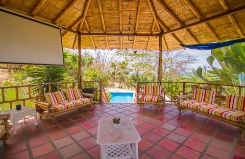 Comuna San Jose Hotel | Ocean View Happy Hill