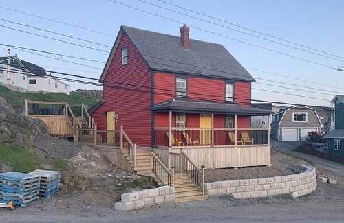 Bonavista House | Ocean view historical Ellis saint house