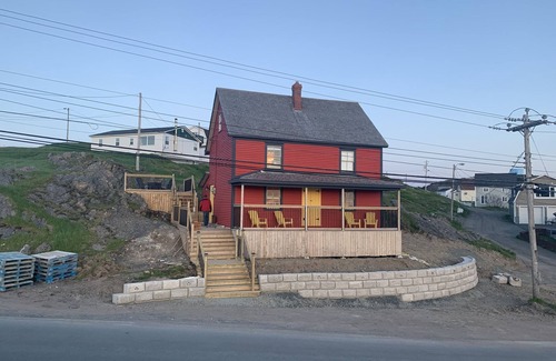 Bonavista House | Ocean view historical Ellis saint house