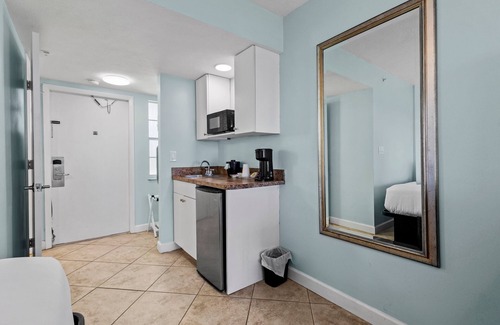 Fort Pierce Hotel | Ocean View Hotel Room with Balcony- 2 Full Beds #18