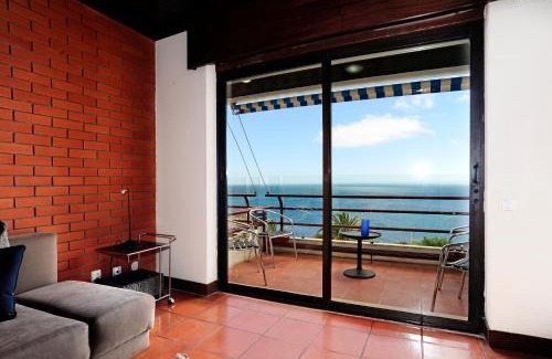 Cascais Apartment | Ocean View in Estoril - Checkinhome