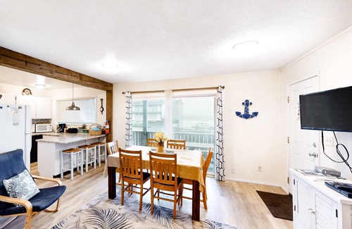 Newport House | Ocean-view lower-level duplex across street from beach - dog-friendly