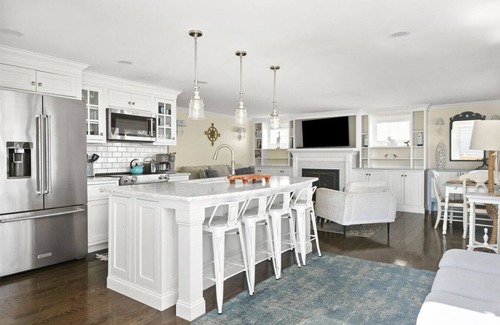 Old Orchard Beach Condo | Ocean View! - Luxury Condo with Beach Access