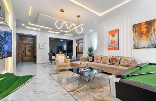 Ofin House | Ocean view Luxurious 2 bedroom apartment on Lekki phase 1. Close to all beaches