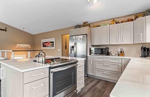 Long Beach House | Ocean View, Pet Friendly, Fenced Yard, Near Town, Game Room (BTIME)