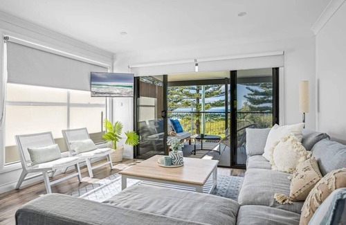 Bombo House | Ocean View Sensation/ 3-min-walk to Bombo Beach