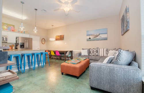 Corpus Christi House | Ocean view, steps from the beach!