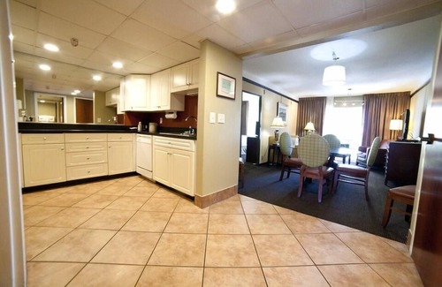 Tybee Island Hotel | Ocean View Suite w/Full Kitchen, Free WiFi, & Huge Private Balcony