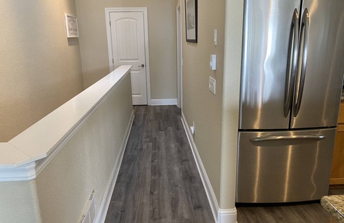 Gold Beach House | Ocean view townhouse Hot Tub. Pet Friendly. Two minute walk to the beach.