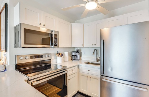 McCutcheon Field Condo | Ocean-View Condo: Steps to North Topsail Beach!