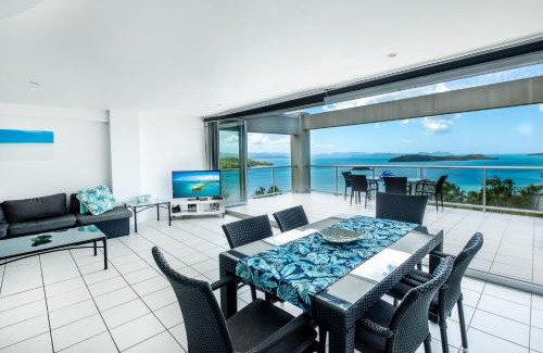 Hamilton Island Apartment | Ocean View Villas