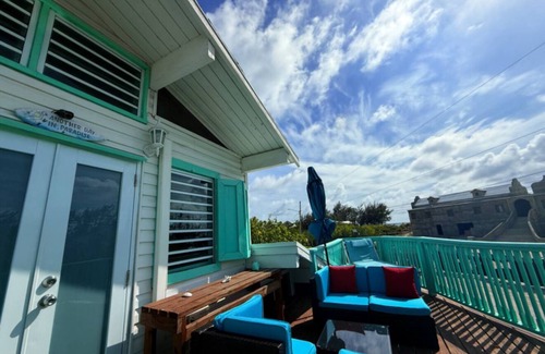 Cockburn Town Apartment | Ocean View W/Golf Cart-Balcony Studio-Grand Turk