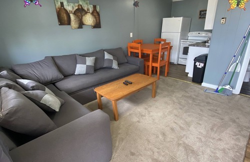 Hampton Apartment | Ocean view with a shared pool. apt8