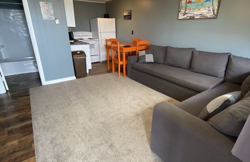 Hampton Apartment | Ocean view with a shared pool. apt7