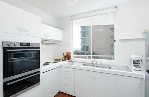 Surfers Paradise Apartment | Ocean Views * 50m to Beach * Pool * Balcony *