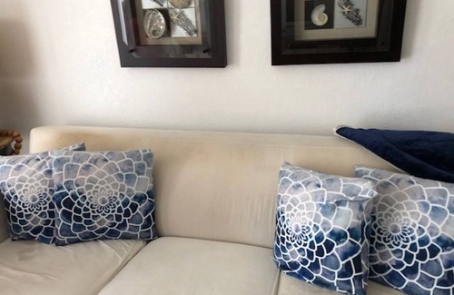 Alice Town House | Ocean Views in Paradise