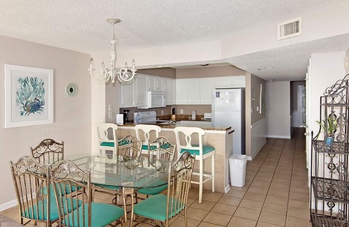 Crescent Beach Condo | Ocean Views | Poolside Perfection | Summer Bliss | CS N703