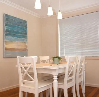 Malua Bay House | Ocean Views Walk to Malua Beach EV & Pet Friendly