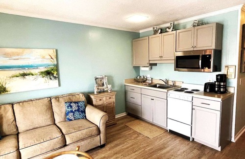 Folly Field Condo | Ocean Villa C237 - Steps to the Pool and Beach
